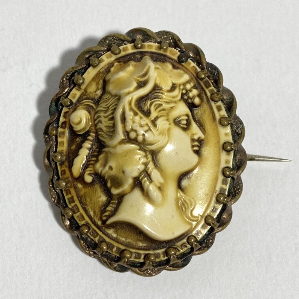 c1930s Early Plastics Celulloid Greek Classical Cream Color Woman Cameo C Clasp